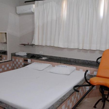 Motel Seculus Barretos Esterno foto